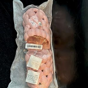 Never worn before (BRAND NEW) . Still has tags and no damage